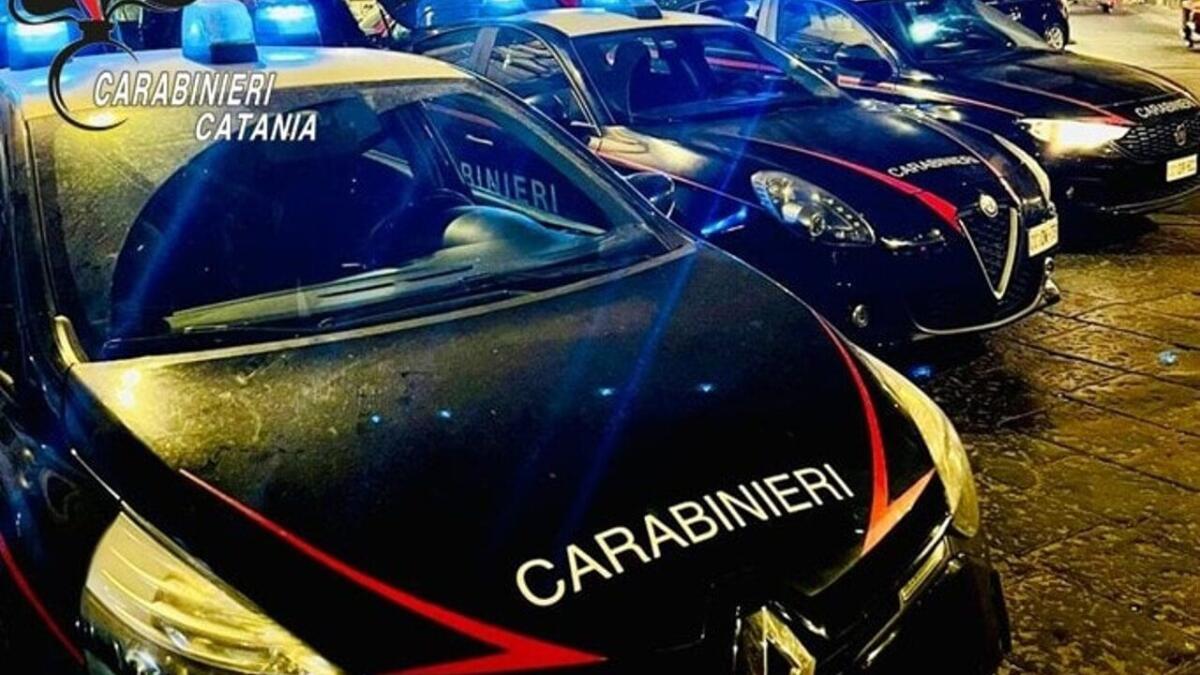 DAI BARMAN ALLA CASSIERA, CONTROLLI IN UNA DISCOTECA A CATANIA SCOPERTI 7 LAVORATORI SU 7 IN NERO - 