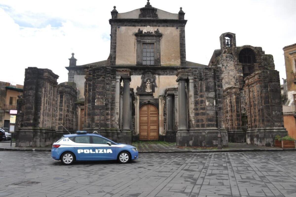 ADRANO. EVADE DAI DOMICILIARI PER ANDARE A MINACCIARE L’EX: IN CARCERE - 