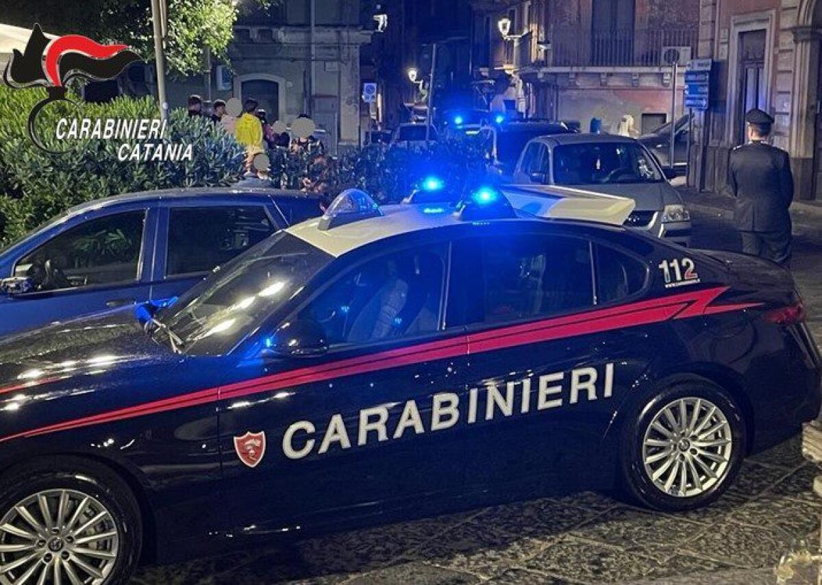 BIANCAVILLA. STRETTA DEI CARABINIERI NELLA ZONA DELLA MOVIDA: CONTROLLI E SANZIONI. - 