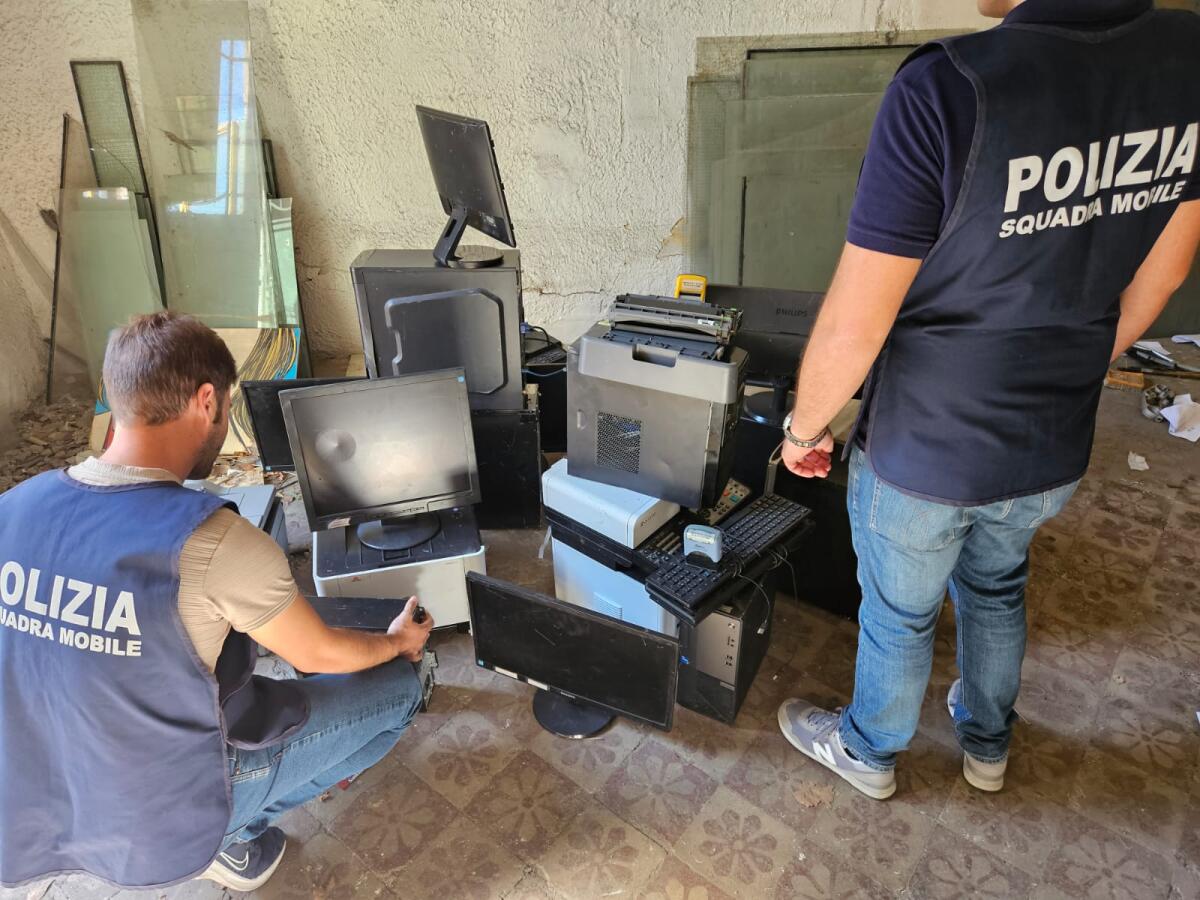 RITROVATA REFURTIVA DI VALORE A CATANIA: GIOVANE INDAGATO PER RICETTAZIONE - 