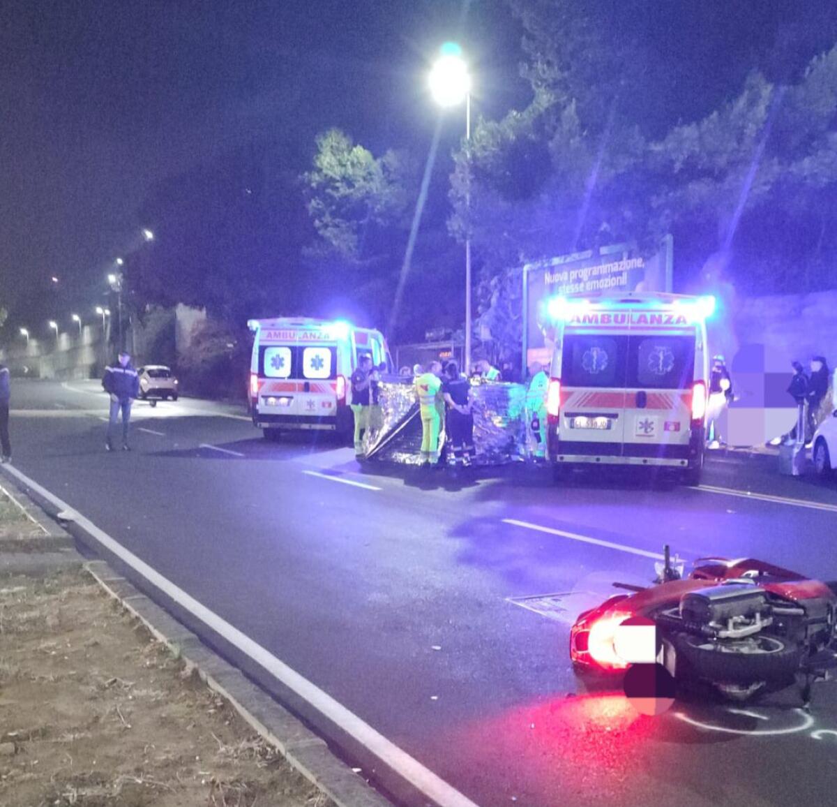 TRAGEDIA IERI SERA A CATANIA. 18ENNE TRAVOLTA E UCCISA MENTRE ATTRAVERSA LA STRADA SULLE STRISCE PEDONALI ED UN FERITO GRAVE - 