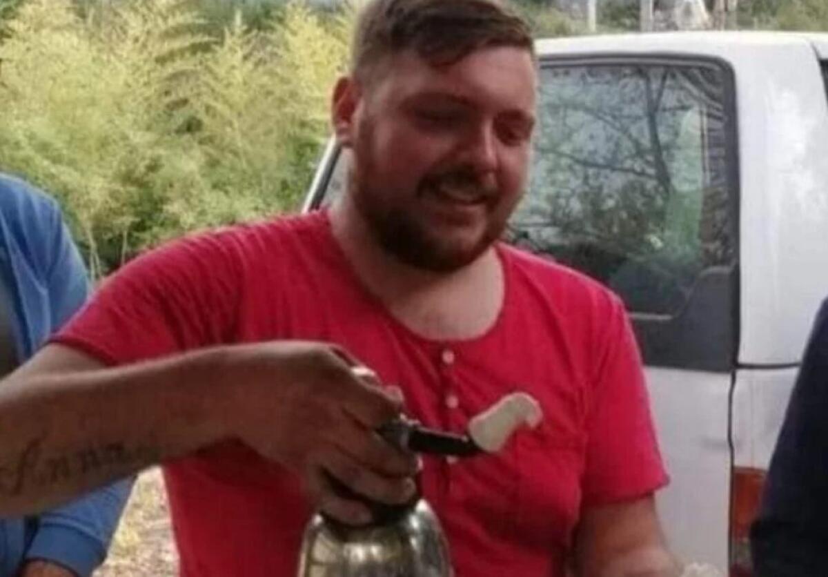 ACI CATENA. E' MORTO IL 25ENNE CHE STAVA SOSTITUENDO UNA RUOTA IN UN FURGONE - 