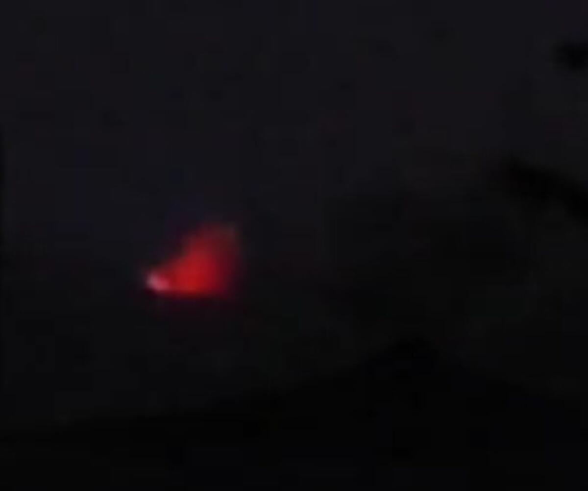 FORTE PAROSSISMO IN CORSO SULL'ETNA, TREMORE VULCANICO - 