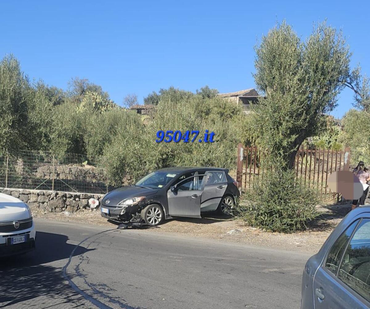 INCIDENTE STRADALE A PATERNÒ: DUE AUTO COINVOLTE, FERITI - 