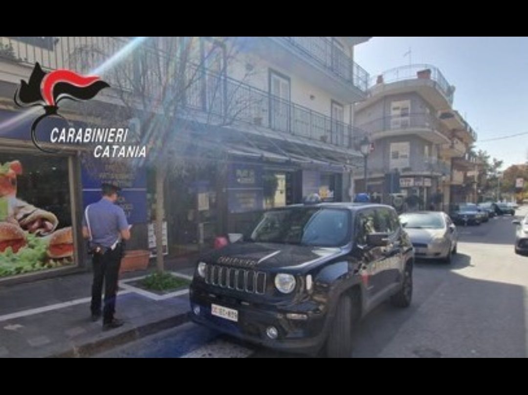 CONTROLLI A PATERNÒ E BELPASSO TROVATO BAR CON 10 KG DI ALIMENTI NON TRACCIATI