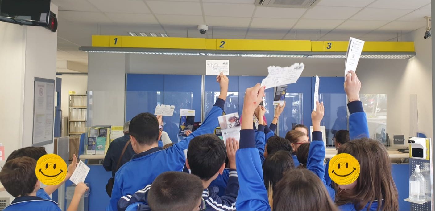 POSTE ITALIANE: ALUNNI DI BELPASSO SPEDISCONO CARTOLINE PER PROMUOVERE LA PROVINCIA DI CATANIA