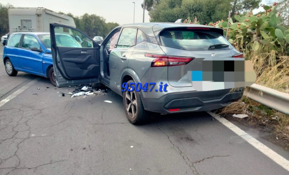FLASH. GRAVE INCIDENTE A BELPASSO, SCONTRO FRONTALE TRA DUE AUTO, QUATTRO FERITI