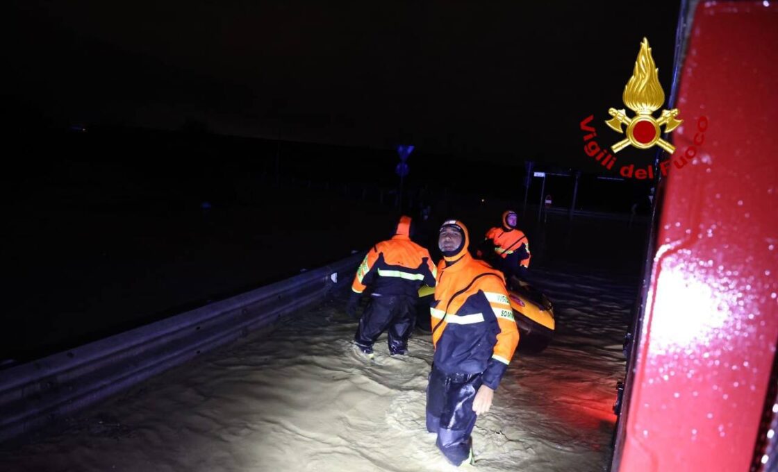 MALTEMPO NEL NORD ITALIA: CINQUE MORTI IN TOSCANA, ALLERTA PER IL PICCO DELLA PIENA DELL'ARNO PREVISTA PER LE 13