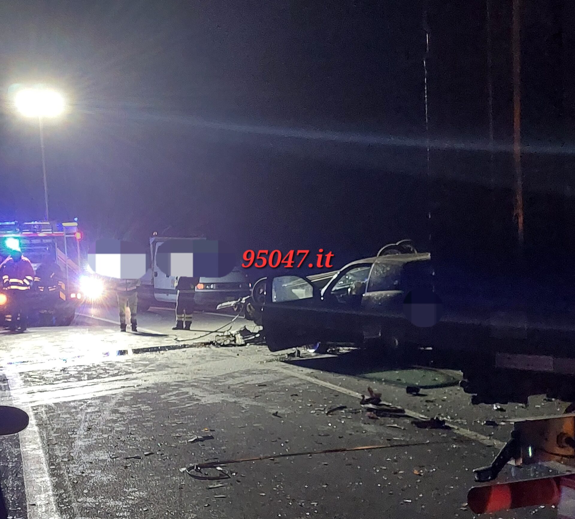 GRAVISSIMO INCIDENTE SULLA SS284 A SCALILLI, COINVOLTI DUE AUTOVETTURE ED UN MEZZO PESANTE. FERITI