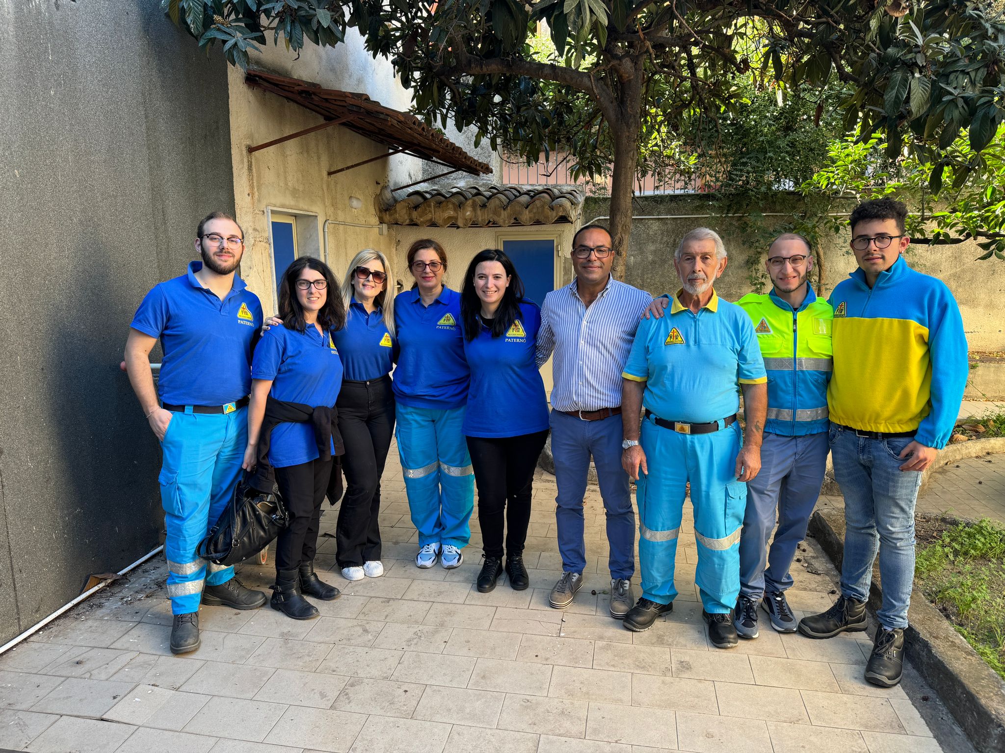 MISERICORDIA PATERNÒ, GRANDE ADESIONE PER LA RACCOLTA ABITI USATI