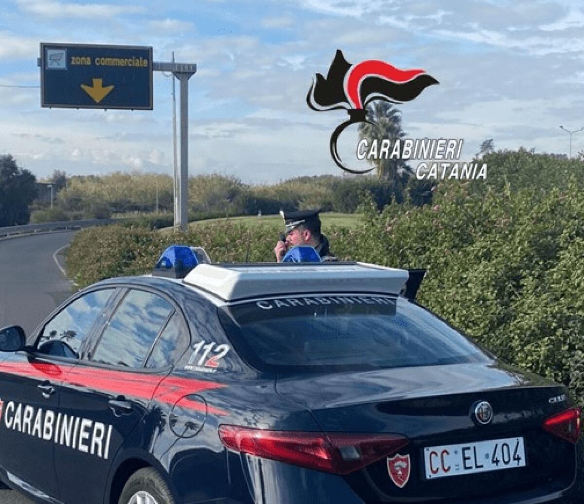 CATANIA, RIESCE A RUBARE UN GIUBBOTTO MA… I CARABINIERI AVEVANO VISTO TUTTO. ARRESTATO UN 44ENNE - 