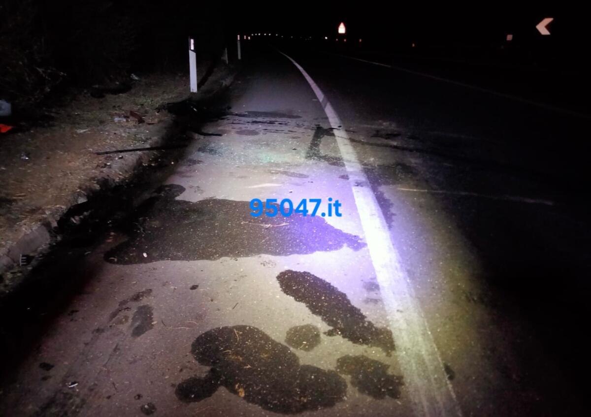 TRAGEDIA NELLA NOTTE SULLA SS114 AD ACIREALE: INCIDENTE MORTALE, PERDE LA VITA UNA GIOVANE DI 18 ANNI - 