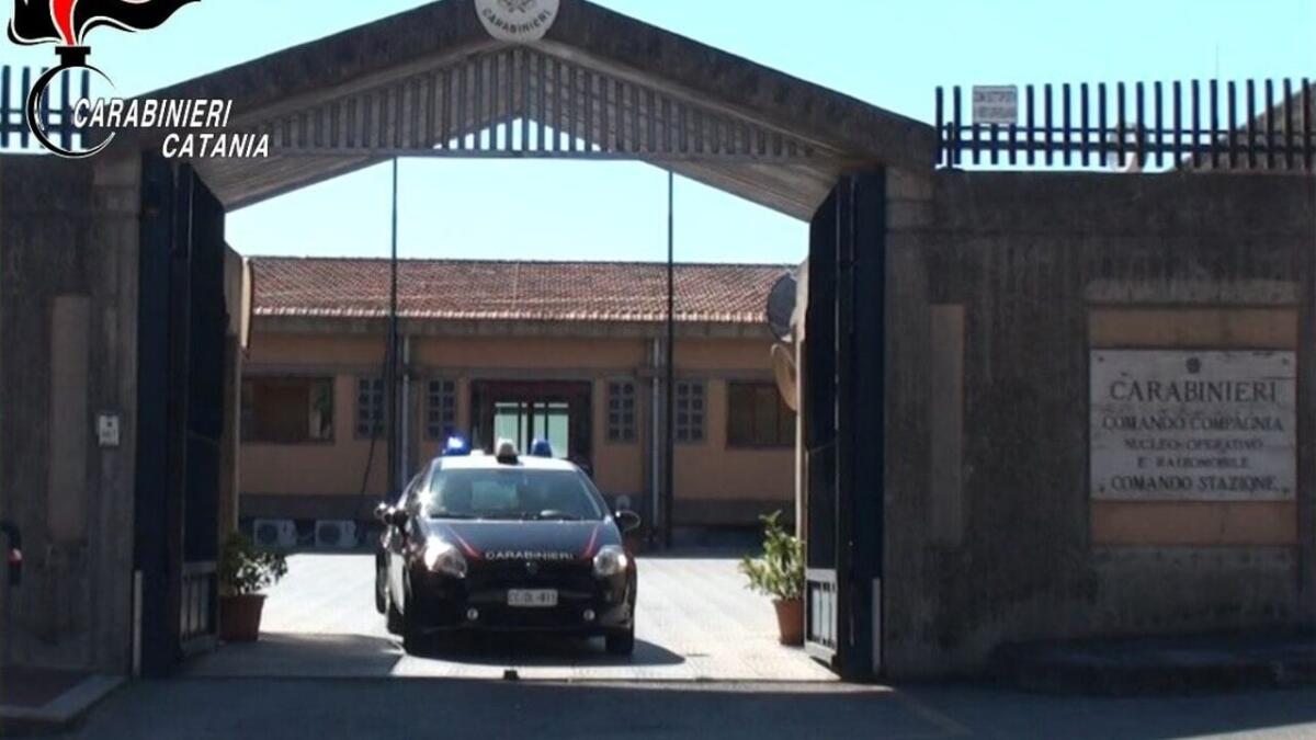 TREMESTIERI ETNEO. NASCONDE IN UN MOTORINO RUBATO CRACK, COCAINA E MARIJUANA: 57ENNE ARRESTATO - 