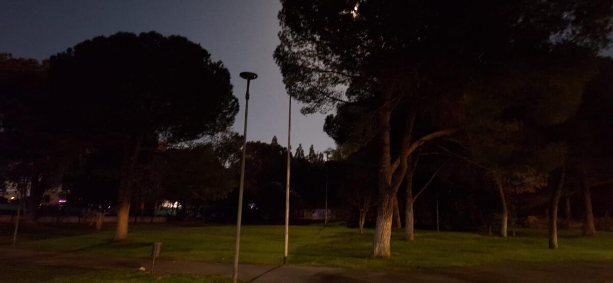 PATERNÒ: SEGNALAZIONE DI UN NOSTRO LETTORE PER L'ASSENZA DI ILLUMINAZIONE NEL PARCO DEL SOLE E STRADA ADIACENTE - 