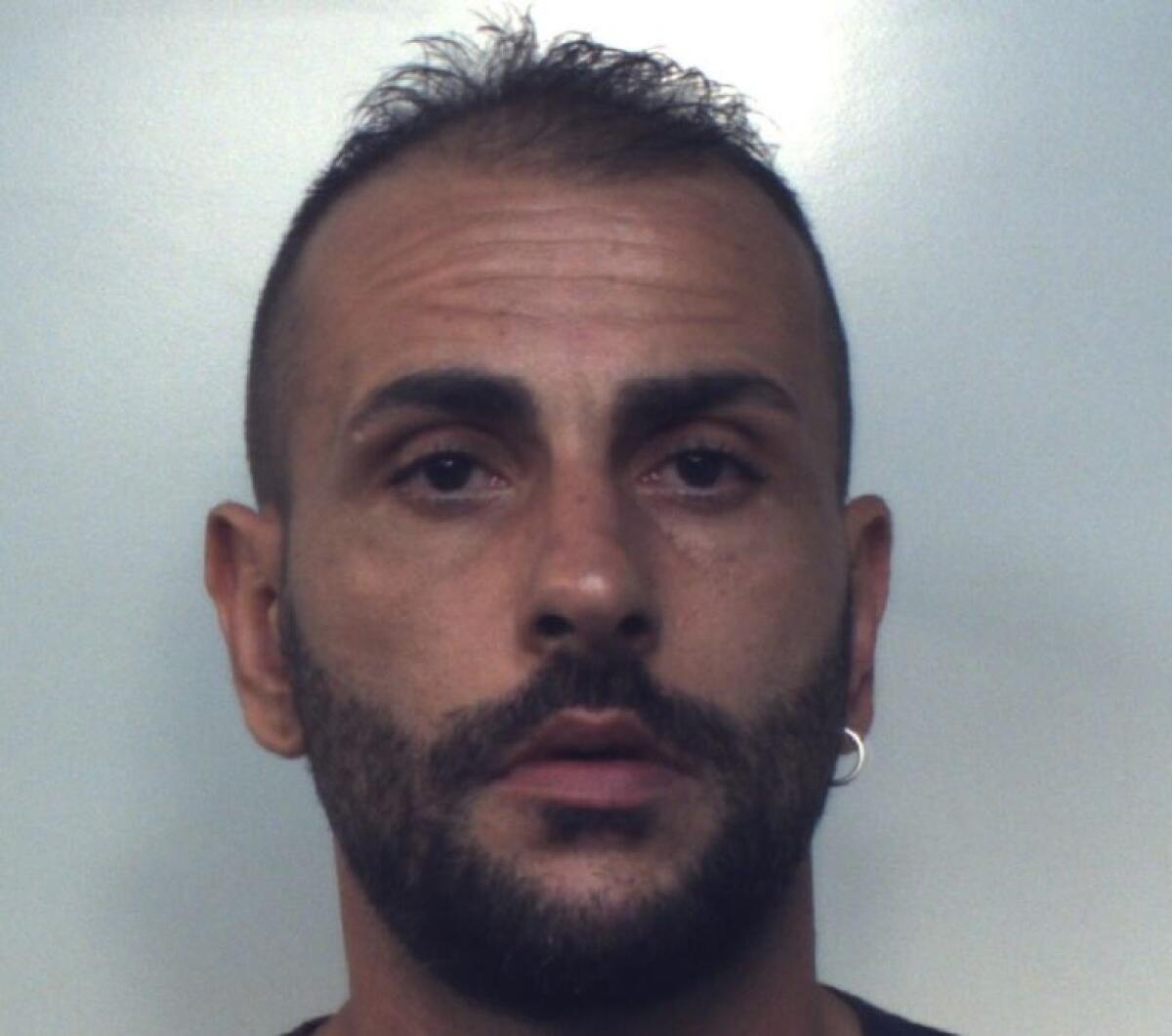 CATANIA. RICERCATO DALLE FORZE DELL’ORDINE, TROVATO IN UN DEPOSITO DOPO LA SEGNALAZIONE DI UNA RESIDENTE - 