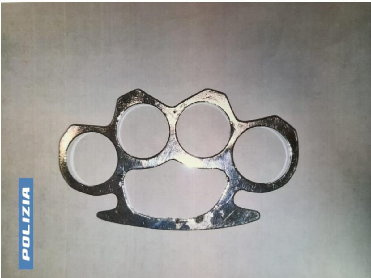 CATANIA. TENTA DI SALIRE SU AEREO CON UN TIRAPUGNI, DENUNCIATO - 