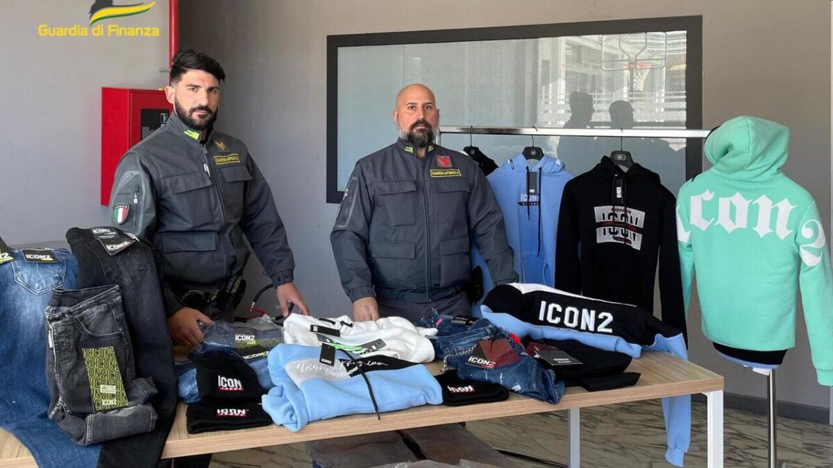 BOUTIQUE DEL CENTRO STORICO VENDEVA VESTITI FALSI ACQUISTATI IN UN INGROSSO CINESE DI MISTERBIANCO - 