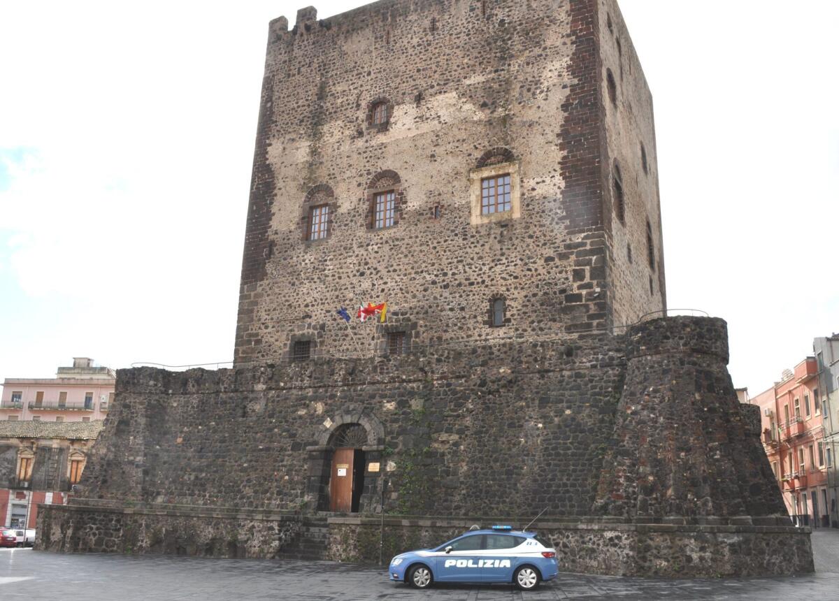 CONTROLLI AMMINISTRATIVI DELLA POLIZIA DI STATO AGLI ESERCIZI PUBBLICI NEL TERRITORIO DI BIANCAVILLA - 