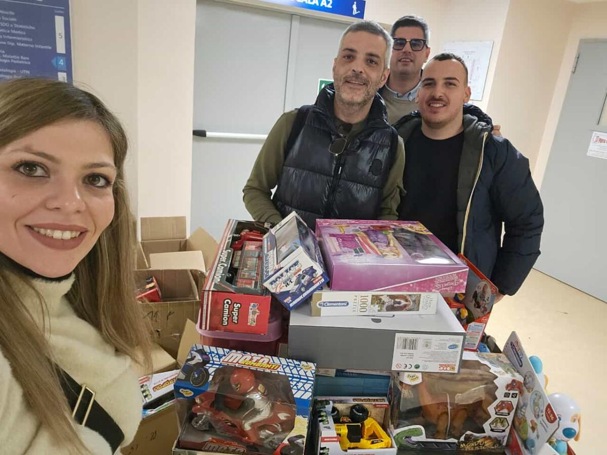 QUATTRO IMPRENDITORI DI PATERNÒ PORTANO GIOIA AI BAMBINI: UNA DONAZIONE DI OLTRE 400 GIOCATTOLI PER NATALE" - 