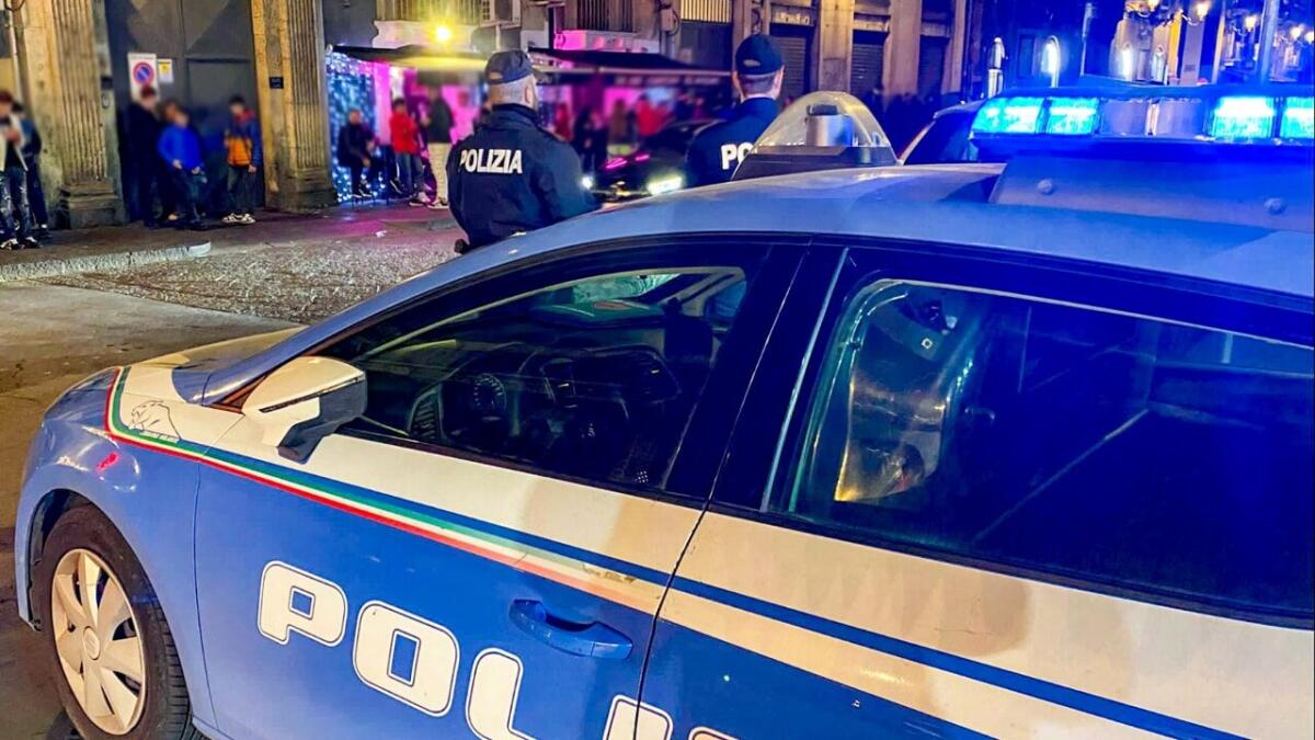 CATANIA. GIOVANE DENUNCIATO SU UNO SCOOTER CON LA TARGA COPERTA CON LE MUTANDE - 