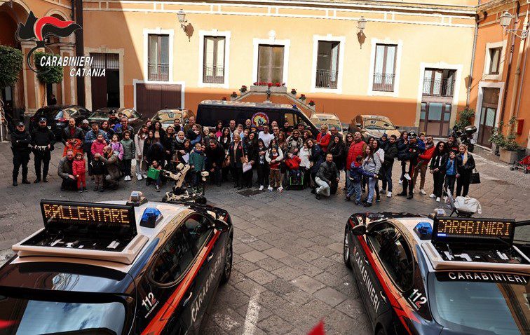 CATANIA. UNA MATTINA AL COMANDO PROVINCIALE DI CATANIA CON I BAMBINI E LA COOPERATIVA SOCIALE “A.S.A.R.”