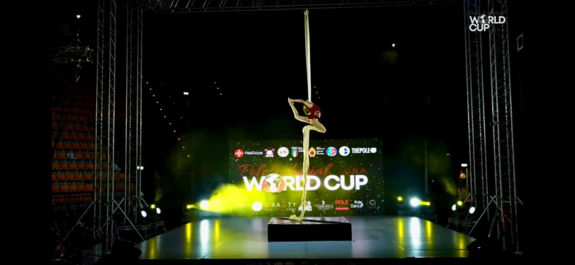 MONDIALI DI TESSUTI AEREI ORO PER L'ATLETA BIANCAVILLESE SIMONA ALONGI