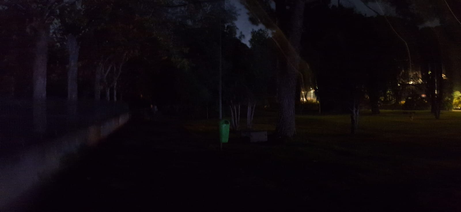 PATERNÒ: SEGNALAZIONE DI UN NOSTRO LETTORE PER L'ASSENZA DI ILLUMINAZIONE NEL PARCO DEL SOLE E STRADA ADIACENTE