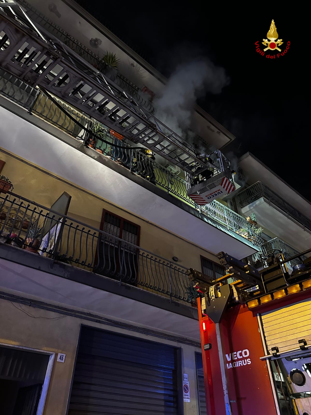 MISTERBIANCO INCENDIO IN UN APPARTAMENTO,  SUL POSTO I SOCCORSI