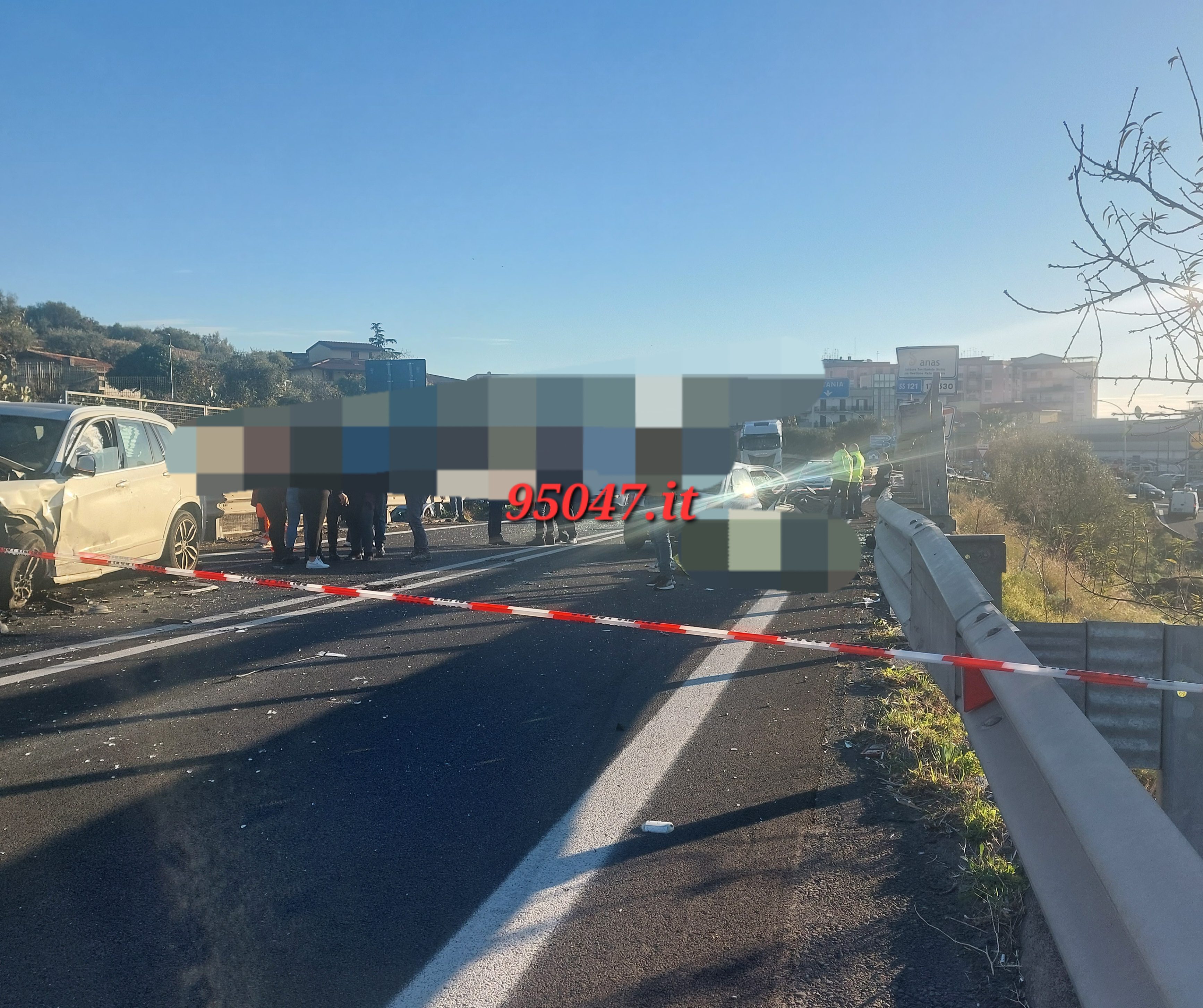 GRAVE INCIDENTE NEI PRESSI SVINCOLO PATERNÒ,  MORTA UNA DONNA