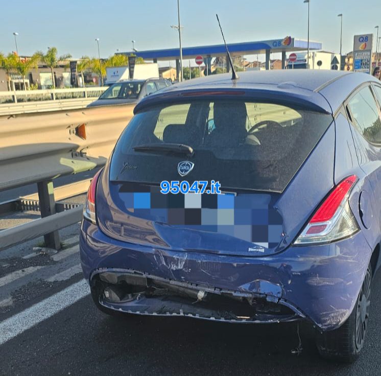 GIORNATA DI INCIDENTI NEL COMPRENSORIO: TRE TAMPONAMENTI SULLA SUPERSTRADA 121 E VIOLENTO SCONTRO A PATERNÒ, BILANCIO DI 8 FERITI