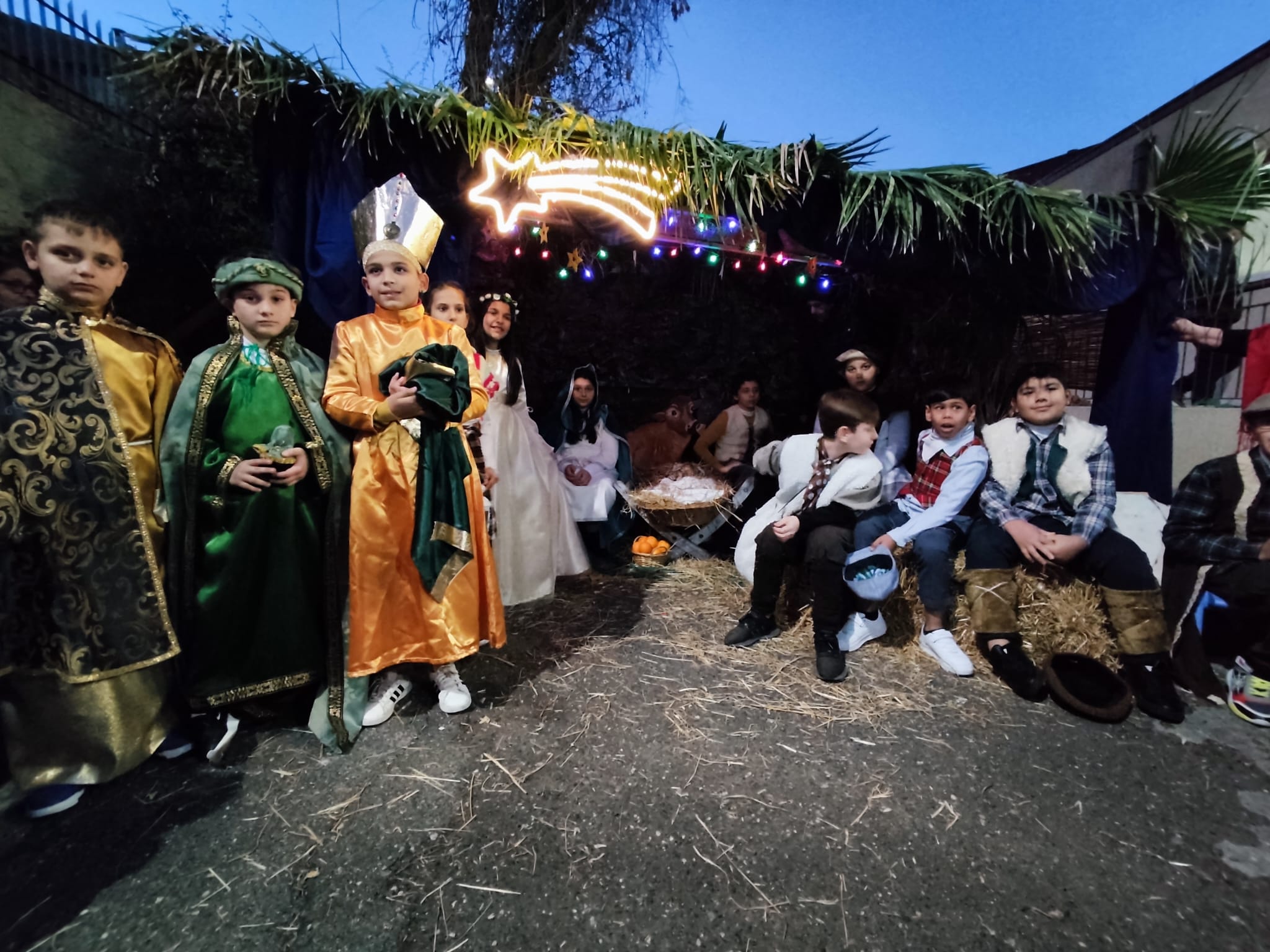 PATERNO'.GRANDE SUCCESSO PER IL PRESEPE VIVENTE DELL'ISTITUTO MARCONI: SI REPLICA IL 6 GENNAIO