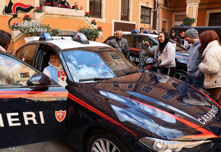 CATANIA. UNA MATTINA AL COMANDO PROVINCIALE DI CATANIA CON I BAMBINI E LA COOPERATIVA SOCIALE “A.S.A.R.”