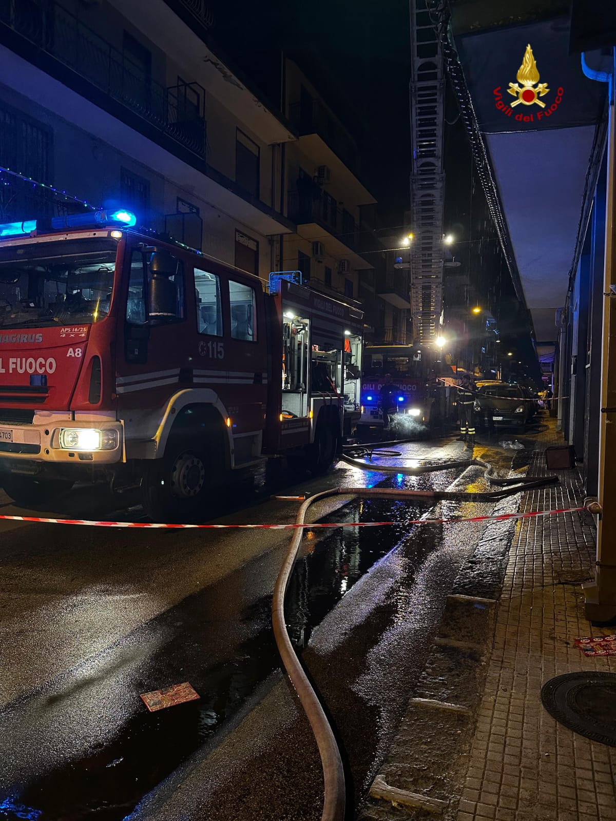 MISTERBIANCO INCENDIO IN UN APPARTAMENTO,  SUL POSTO I SOCCORSI