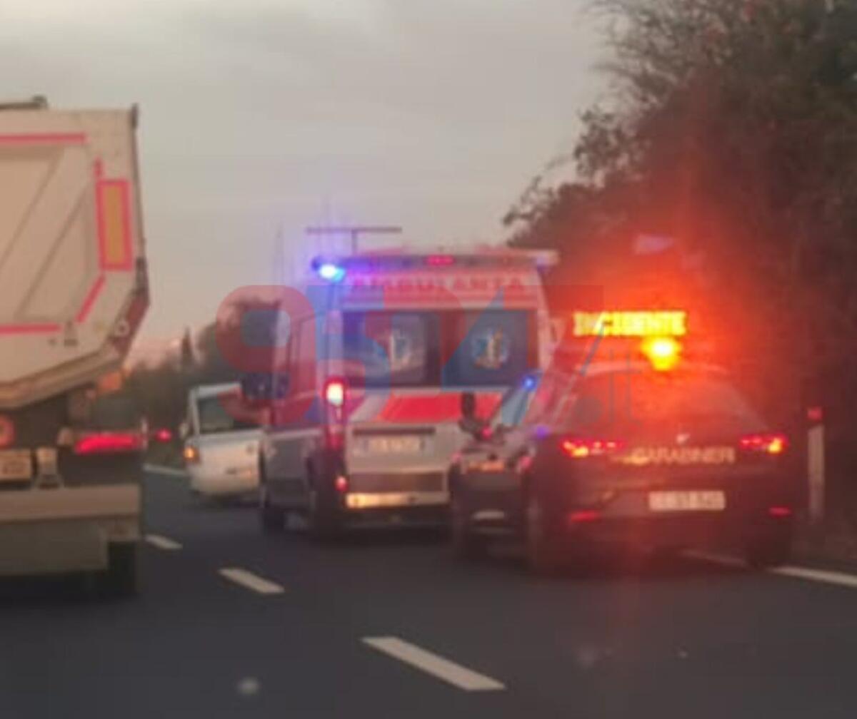 INCIDENTE SULLA SUPERSTRADA 121: DUE VEICOLI COINVOLTI NEI PRESSI DI PALAZZOLO - 