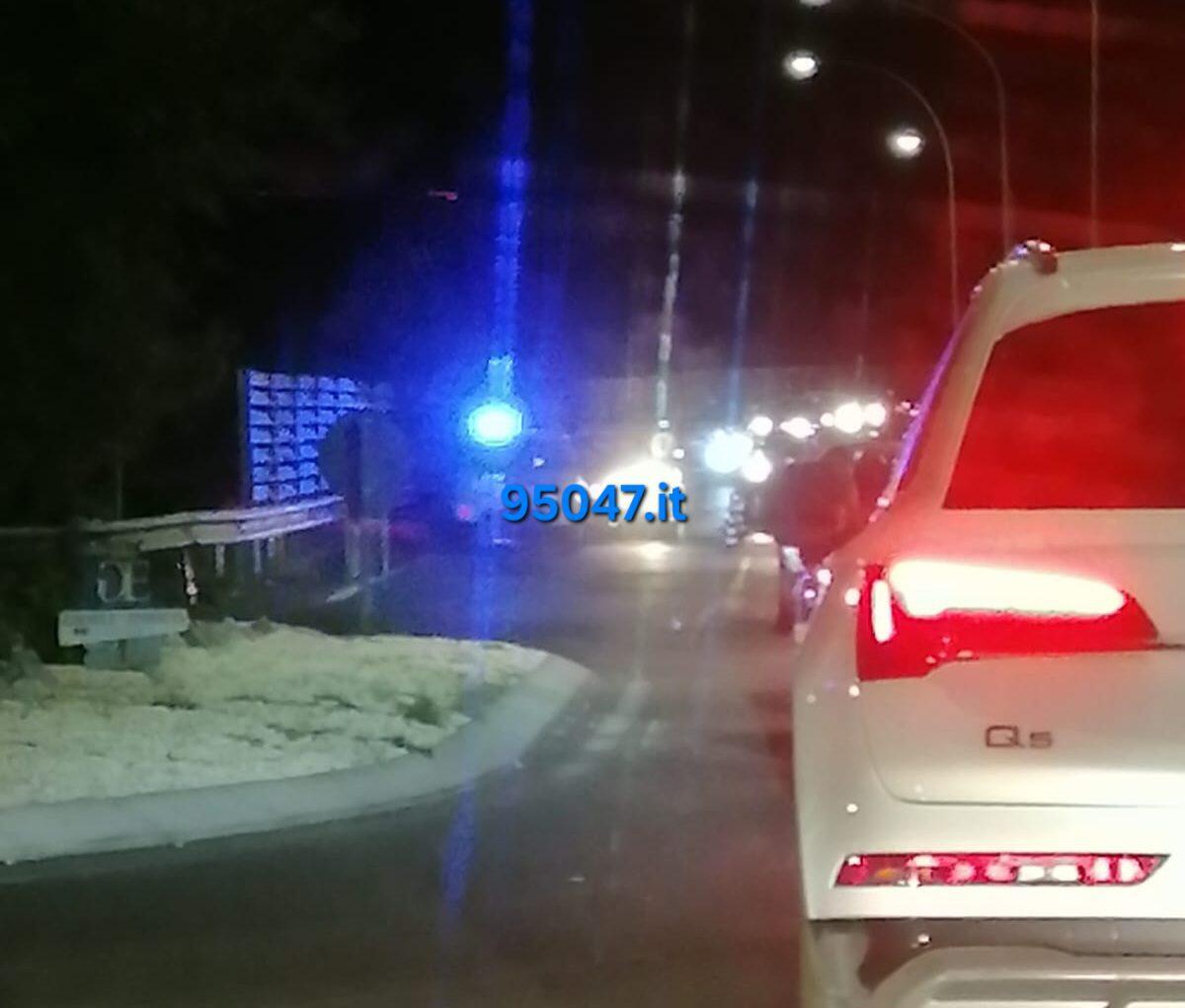 PATERNÒ INCIDENTE ALLA ROTONDA DEL CORSO ITALIA. SCONTRO TRA DUE AUTO - 