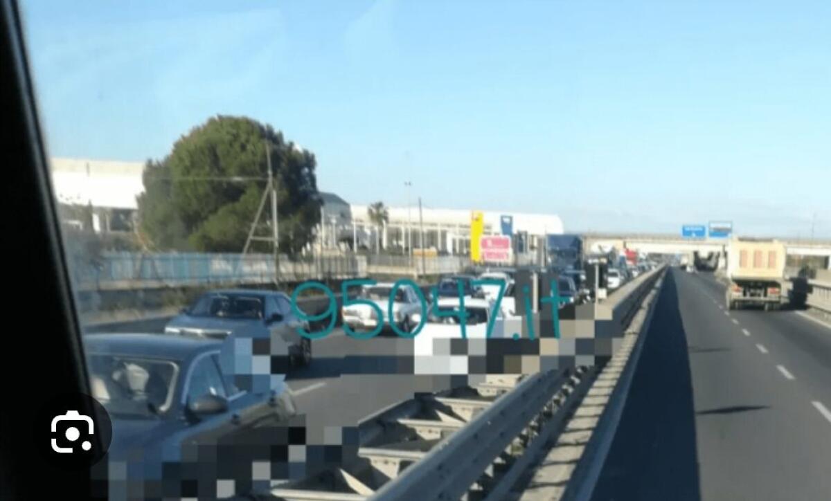 LUNGHE CODE  SULLA SS121 IN DIREZIONE CATANIA - 