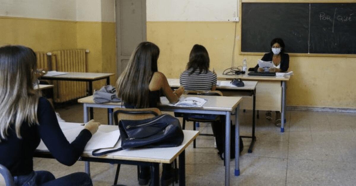 BARI. TROPPE CHIACCHIERE IN CLASSE CON IL COMPAGNO DI BANCO: LA PROF GLI METTE -1 - 