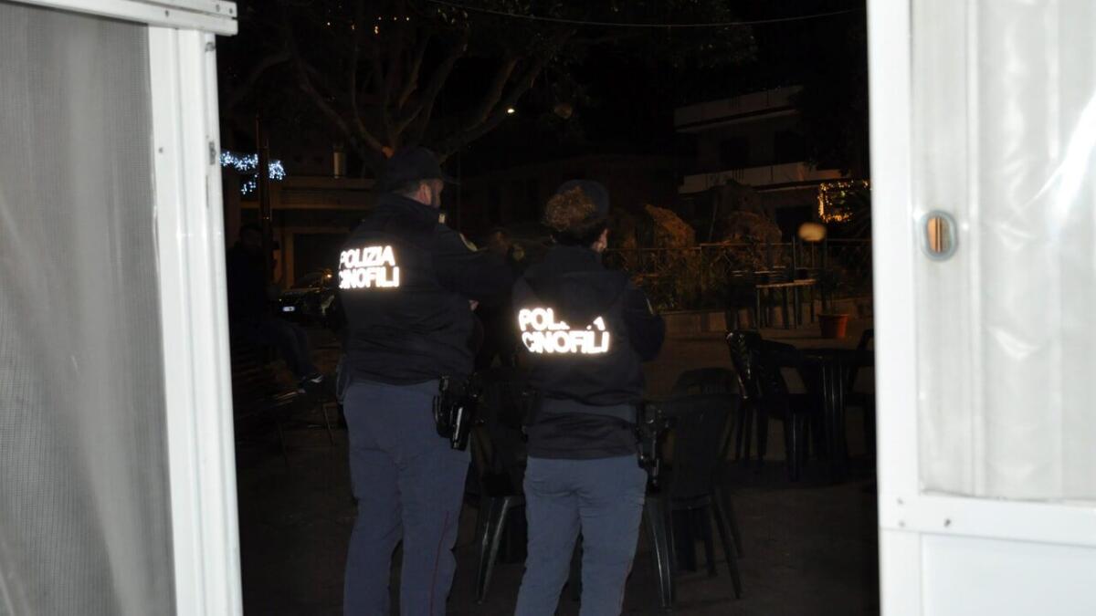 CONTROLLI AD ADRANO E BIANCAVILLA, IL TITOLARE DI UN ESERCIZIO COMMERCIALE SANZIONATO PER FURTO DI ENERGIA ELETTRICA - 