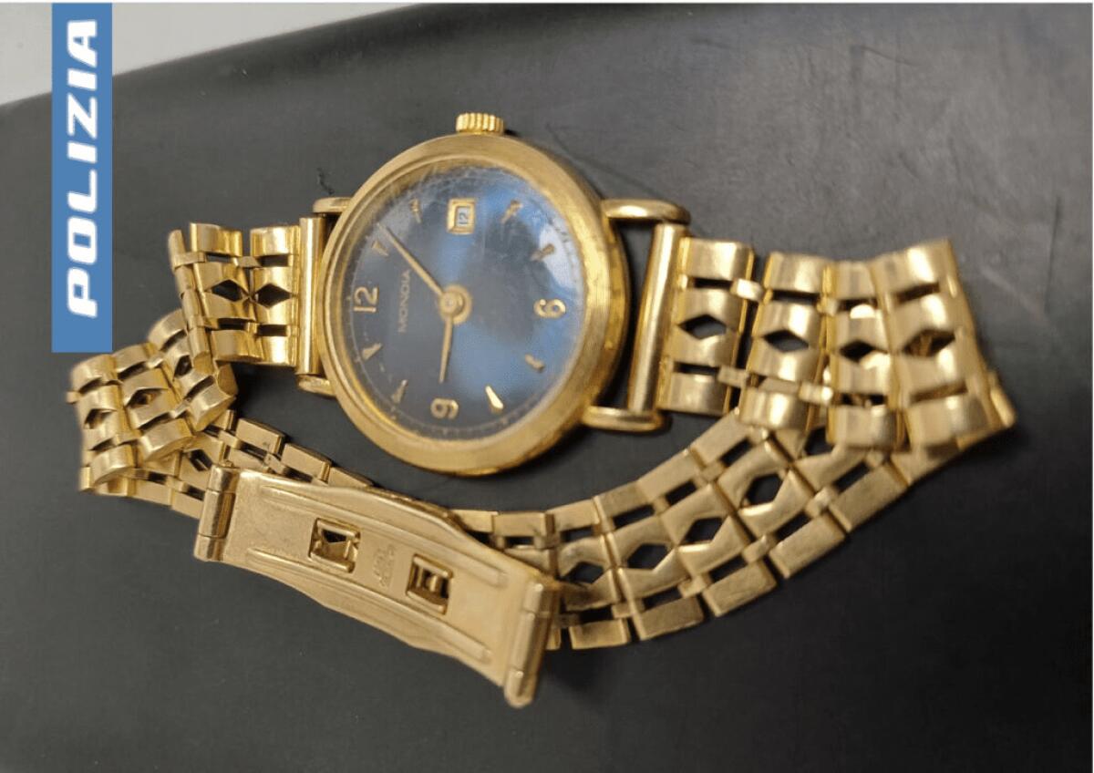 CATANIA. TROVA UN OROLOGIO IN ORO E SE NE IMPOSSESSA, BECCATA DALLE TELECAMERE - 