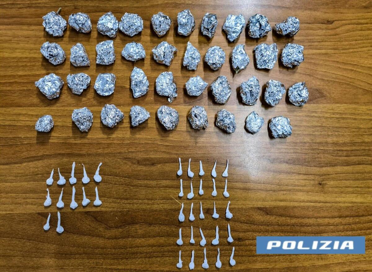 CATANIA. I POLIZIOTTI FANNO IRRUZIONE IN UN APPARTAMENTO, SEQUESTRATA DROGA - 