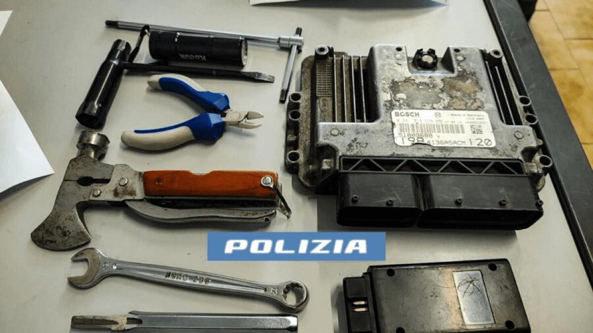 CATANIA. RUBANO UN FURGONE MA C’È IL SATELLITARE ANCORA ATTIVO: ARRESTATI - 