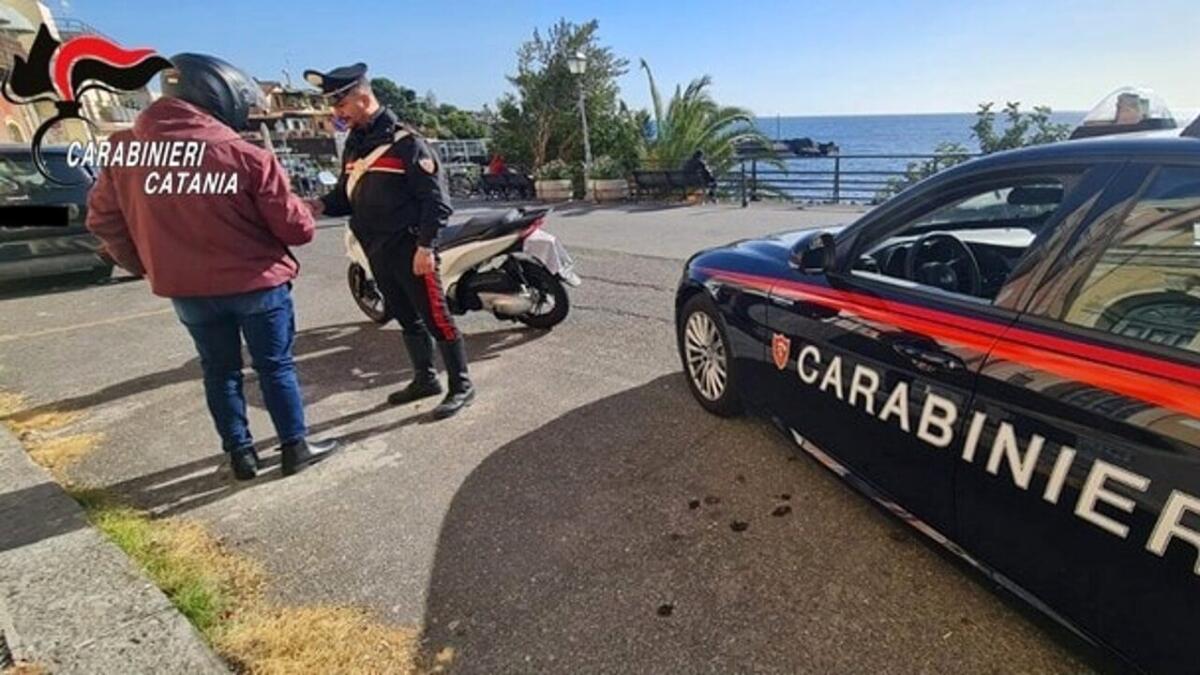 SULLO SCOOTER CON LA TARGA COPERTA E IN ZTL, MINACCIA I CARABINIERI: DENUNCIATO E MULTATO UN 57ENNE - 