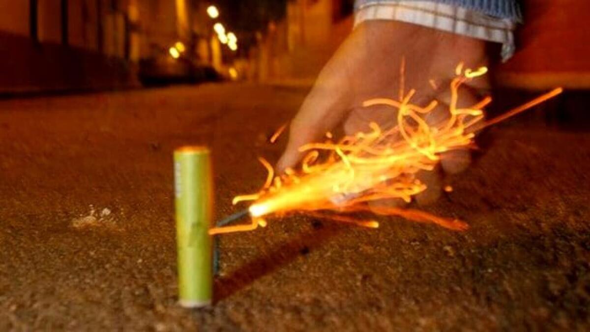 BOTTI DI CAPODANNO: IN ITALIA 274 FERITI (69 MINORI), MORTA UNA DONNA A NAPOLI. A PATERNO' DUE FERITI GRAVI - 