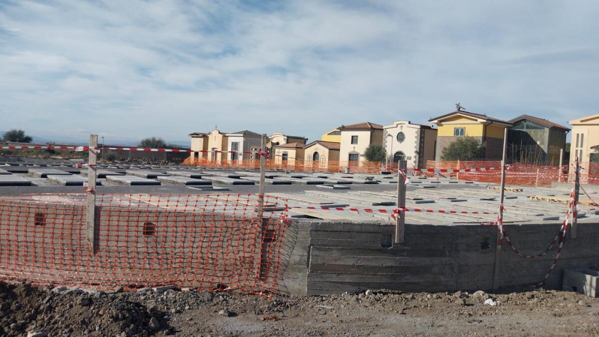 LAVORI AL CIMITERO DI PATERNÒ: PD ACCUSA L'AMMINISTRAZIONE DI INEFFICIENZA - 