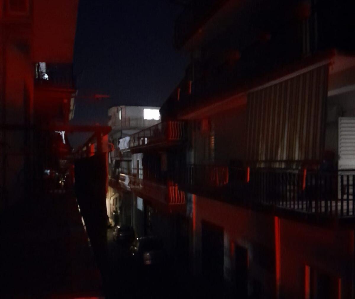 PROBLEMI ALL'ILLUMINAZIONE ESTERNA IN VIA COMO: RESIDENTI DI PATERNÒ DENUNCIANO DISAGI - 