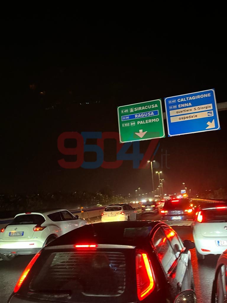 SCONTRO TRA 4 VEICOLI SULLA TANGENZIALE DI CATANIA, TRAFFICO BLOCCATO IN DIREZIONE SIRACUSA