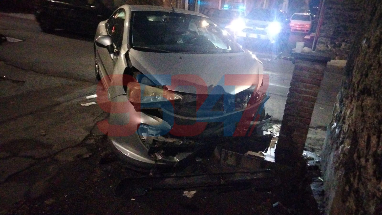 INCIDENTE STRADALE A BELPASSO: TRE FERITI DOPO LO SCONTRO TRA FORD FIESTA E PEUGEOT 207