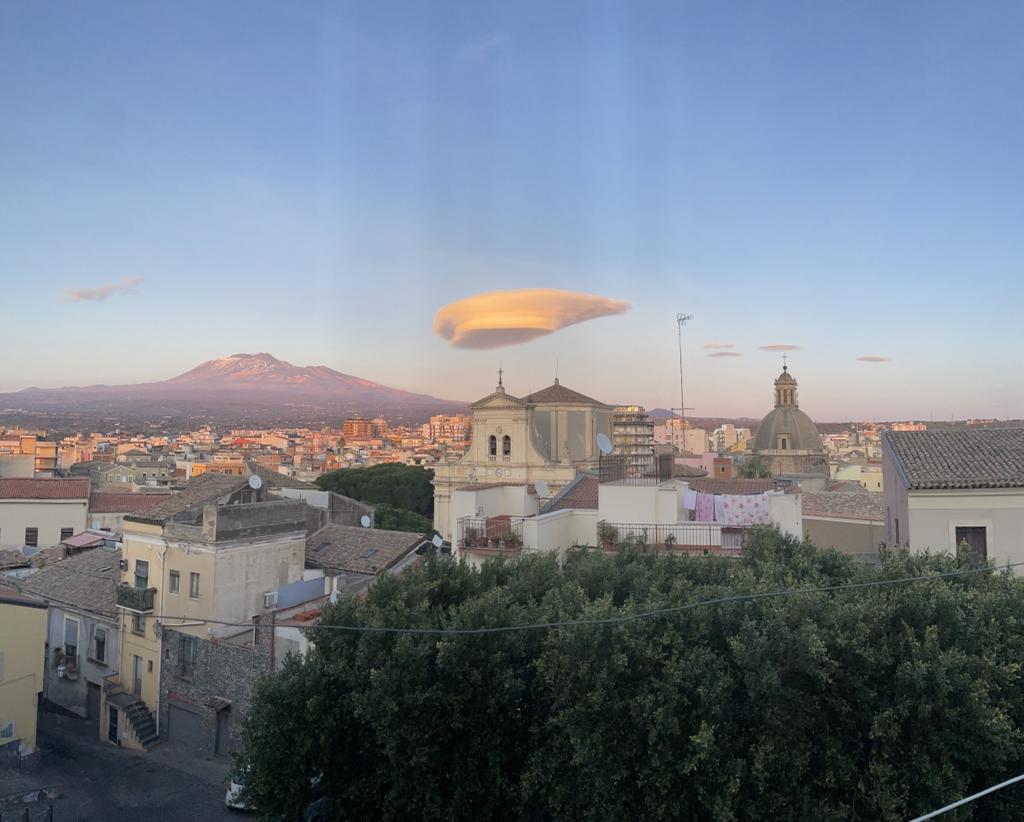 SPETTACOLO NEI CIELI DEL NOSTRO COMPRENSORIO CON SPLENDIDA NUBE LENTICOLARE