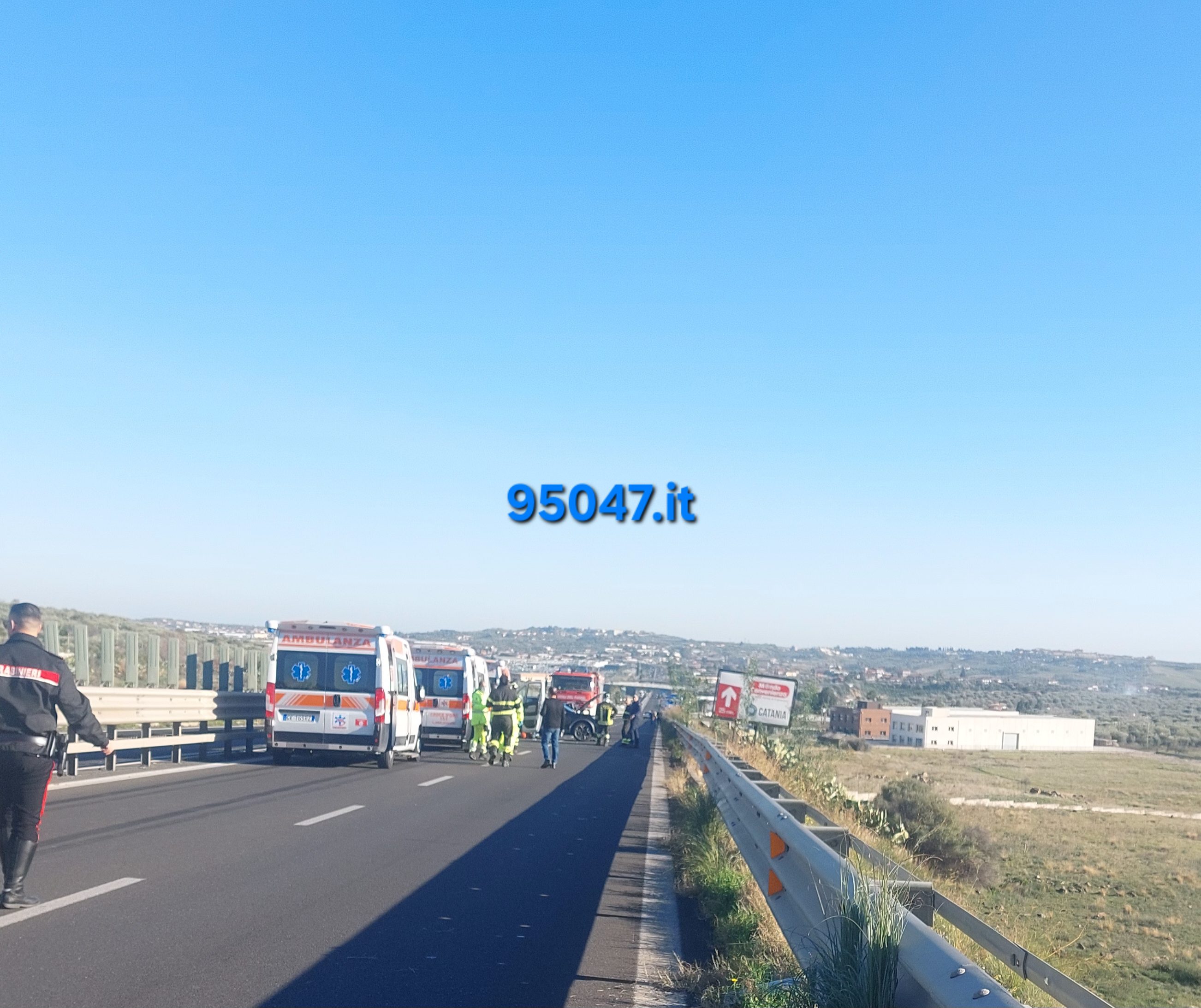 GRAVE INCIDENTE SULLA SS121, COINVOLTE TRE AUTO. FERITI