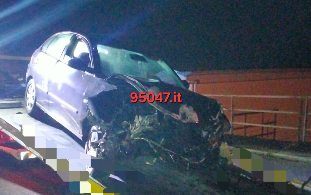 GRAVE INCIDENTE IERI SERA A PATERNÒ: TRE FERITI, AUTO DISTRUTTA